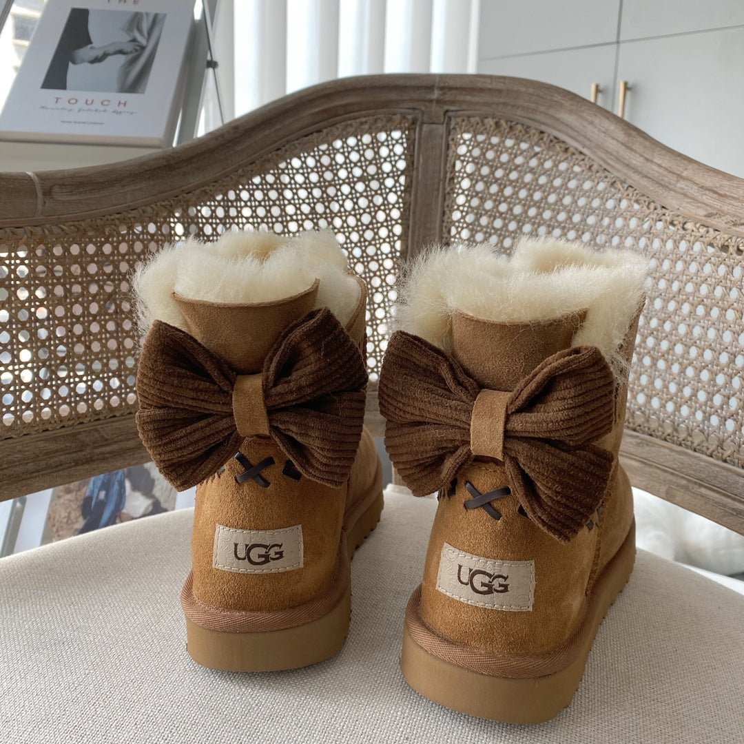 UGG mini Bailey bow boot