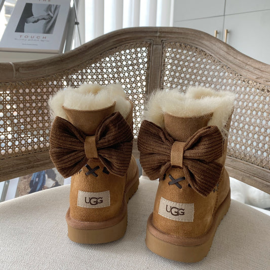 UGG mini Bailey bow boot