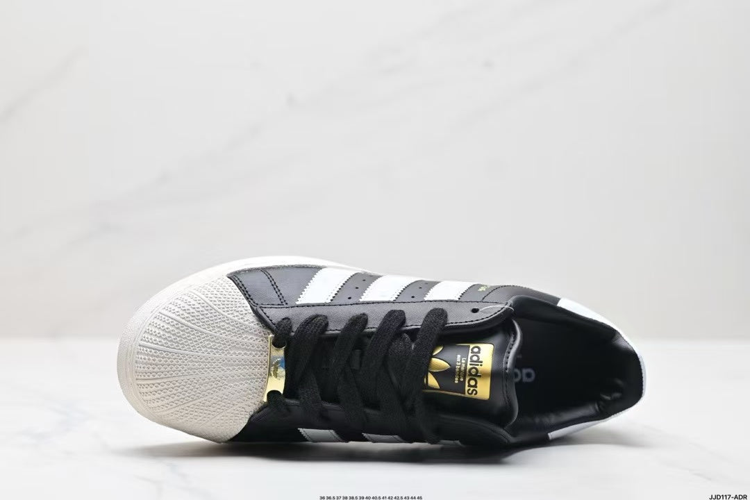 Adidas Superstar