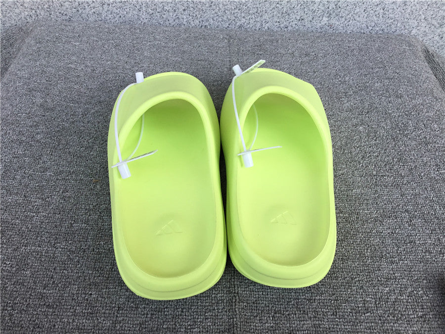 P200 Kanye West x Yeezy Slide 'Neon'
