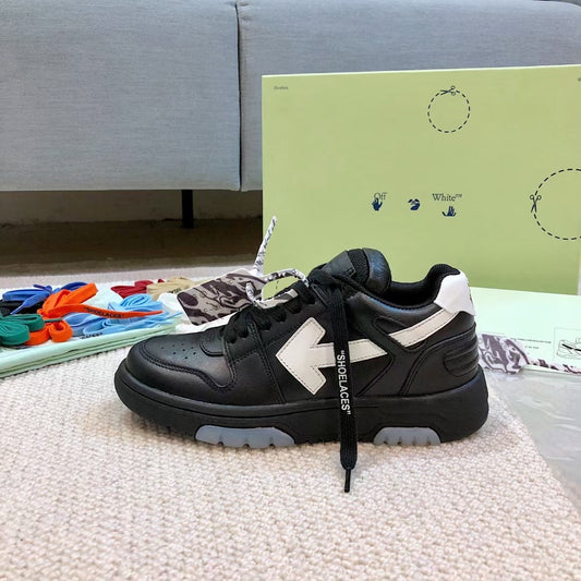 Off White Sneaker ‘Black