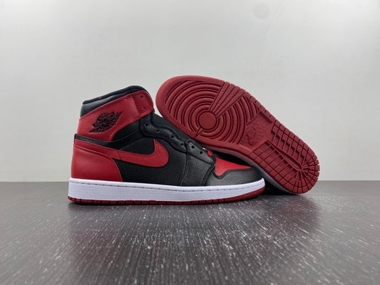 Air Jordan 1 Retro High ‘BANNED’ 2011