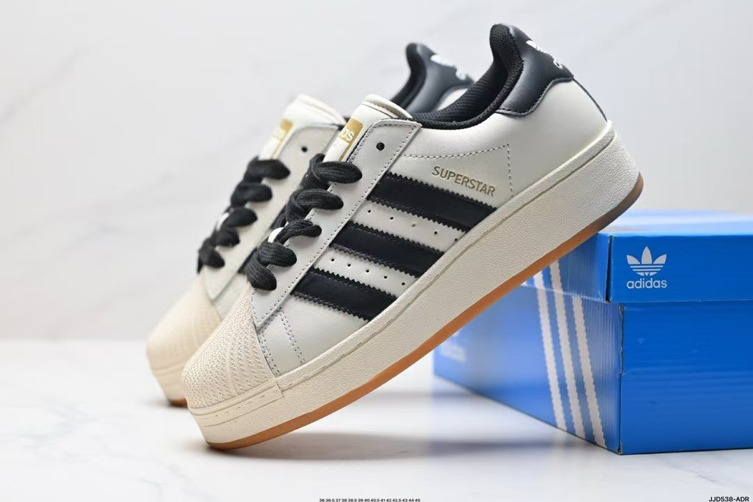 Adidas Superstar