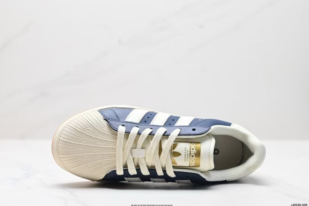 Adidas Superstar