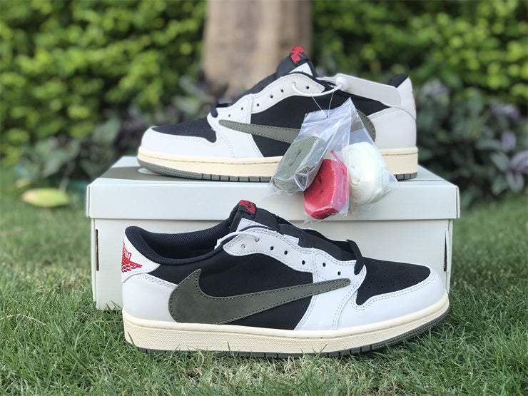 Travis Scott x Air Jordan 1 low 'Olive'