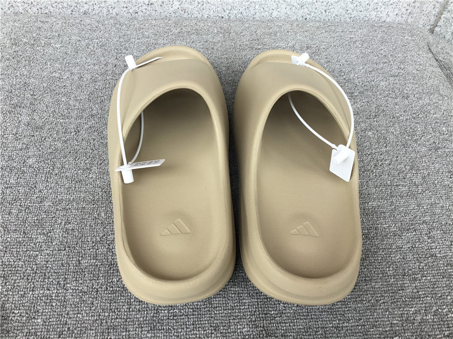 P200 Kanye West x Yeezy Slide 'Tan'