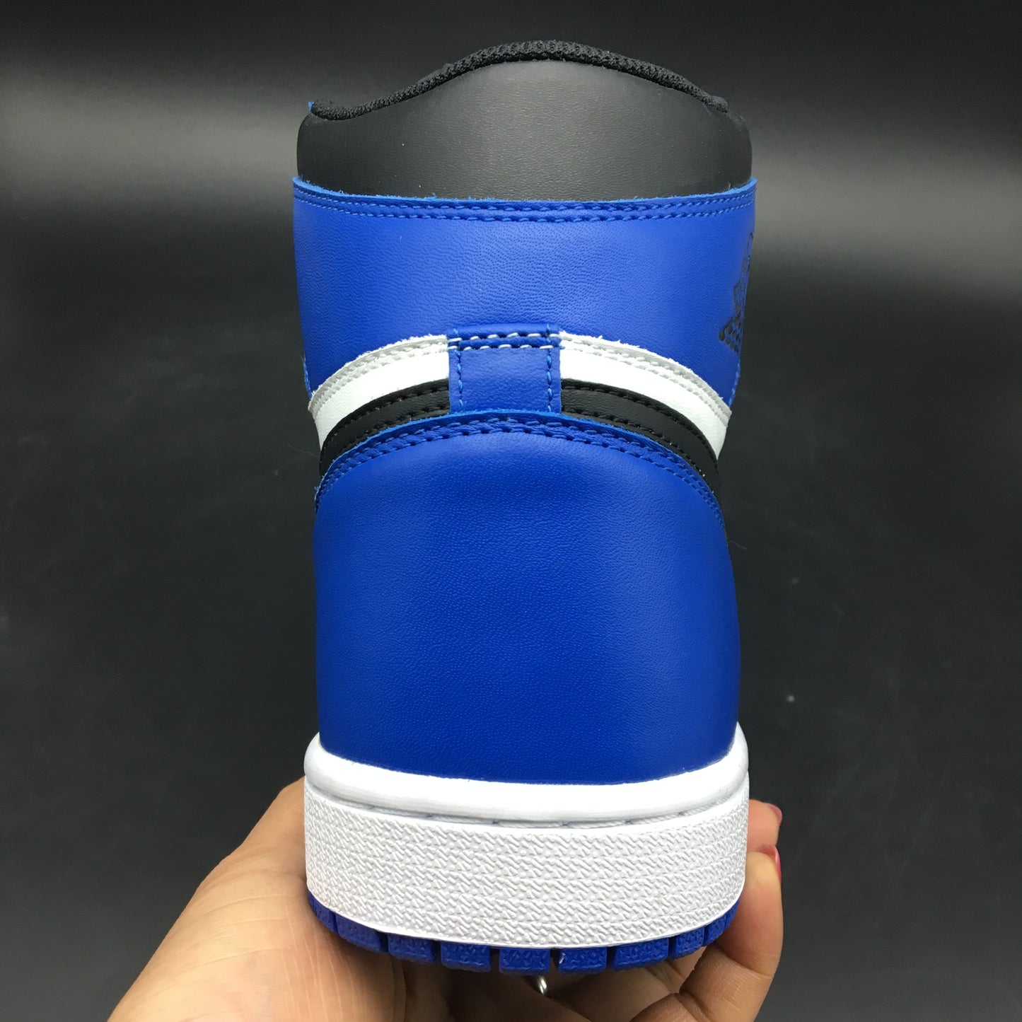 Air Jordan 1 Retro ‘Blue'