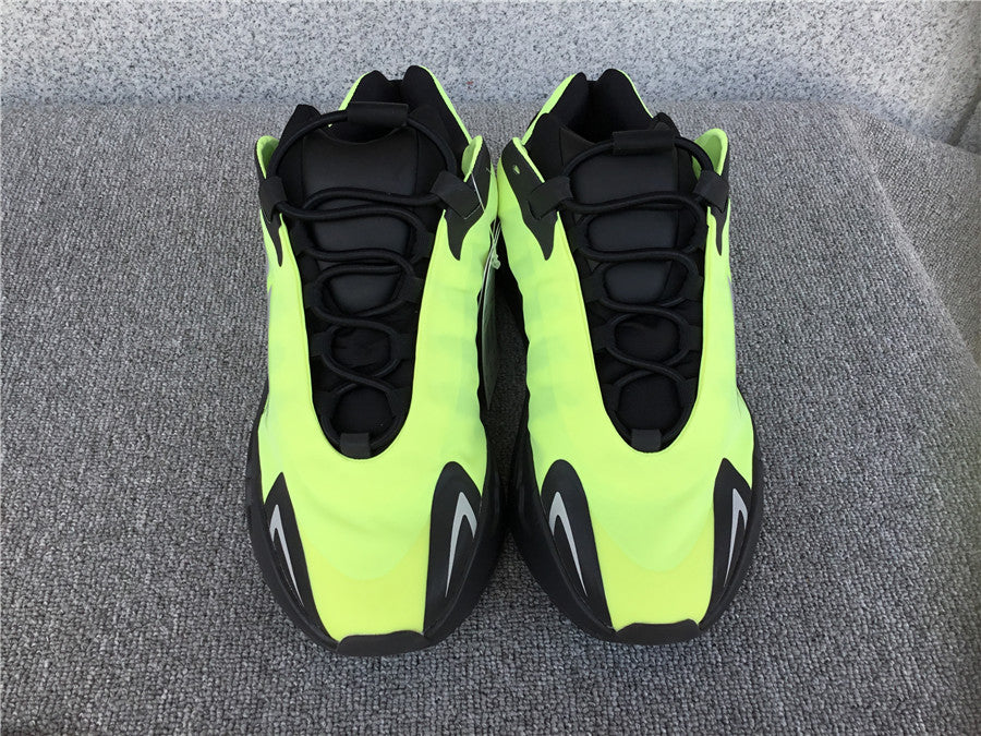 P580 Yeezy Boost 700 MNVN Phosphor