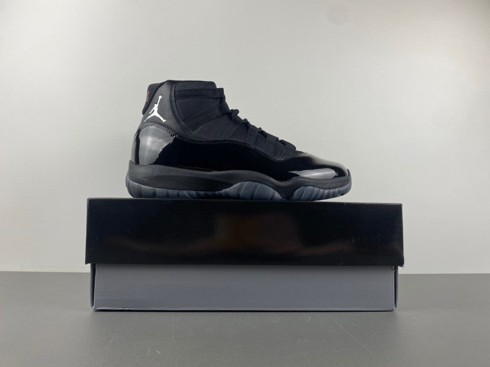 Air Jordan 11 'Blackout'