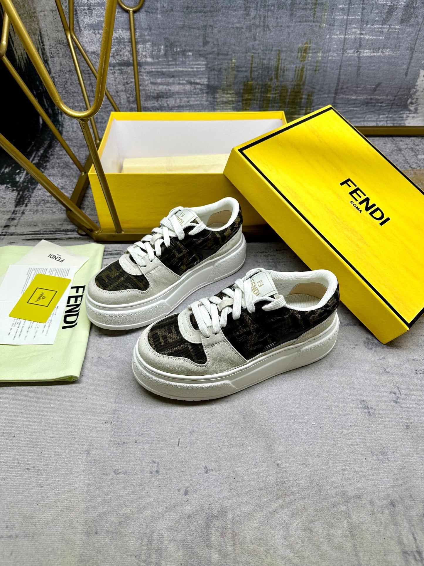 Fendi Sneakers low 'White, Black & Gold'
