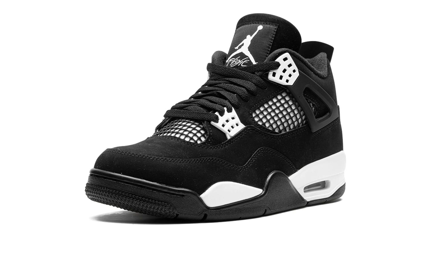 Air Jordan 4 ‘White Thunder’